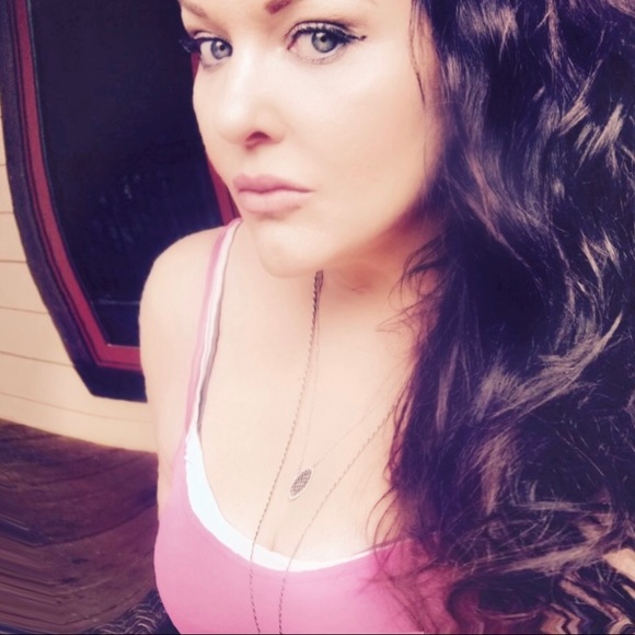 I LOVE anything Louis Vuitton 🌺 - Picture 6 of 6